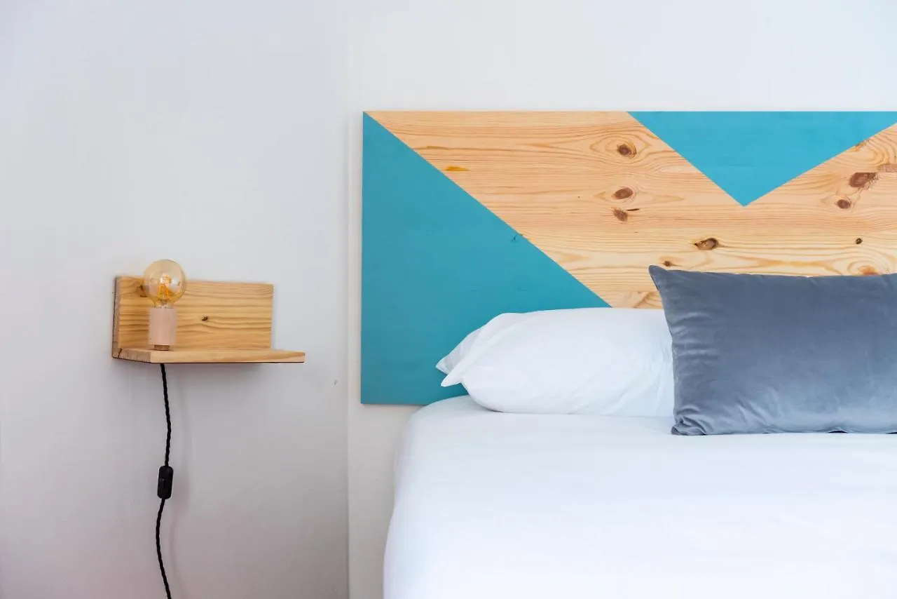 Artistic Beachfront Apartment With Ocean Views Radazul Spanyolország